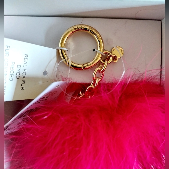 MICHAEL KORS ULTRA PINK FUR LOVE POM POM KEYCHAIN - Picture 6 of 9